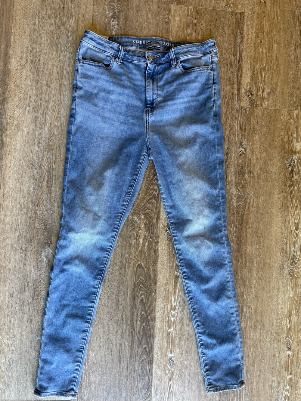 American Eagle Outfitters Women’s Light Wash Skinny Jeans